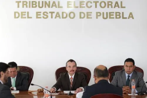 El TEEP aprueba amonestación pública contra Enrique Doger