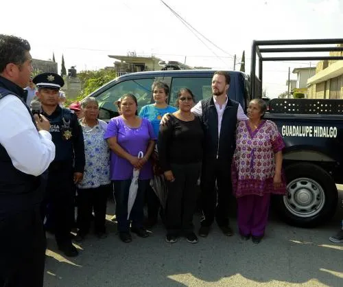 Banck entregó una patrulla y llevó Bachetón a vecinos de la 2da. Sección de Guadalupe Hidalgo