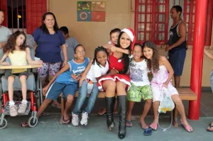 Espíritu navideño invade a la nueva Miss Bumbum 2013