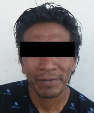 Detienen a sujeto por presunto robo al interior de un vehículo