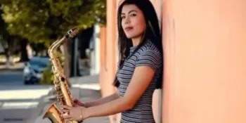 Pide saxofonista María Elena Ríos sanciones severas contra violencia ácida en Puebla
