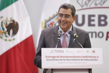 Docentes en Puebla tendrán aumento salarial: Salomón Céspedes