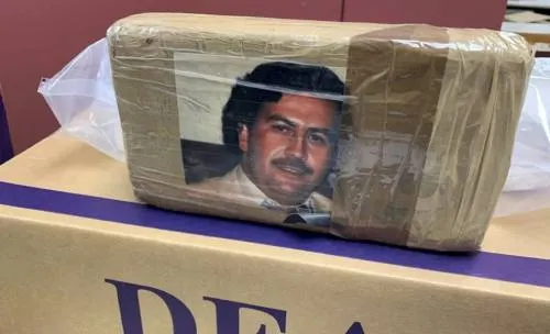 Incautan droga en NY con fotografía de Pablo Escobar