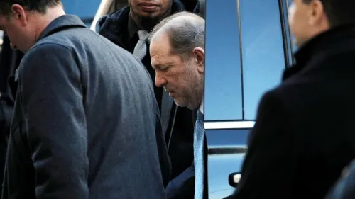 Trasladan a Weinstein del hospital a la cárcel donde espera sentencia