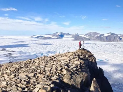 Se rompe última plataforma intacta de hielo en Canadá