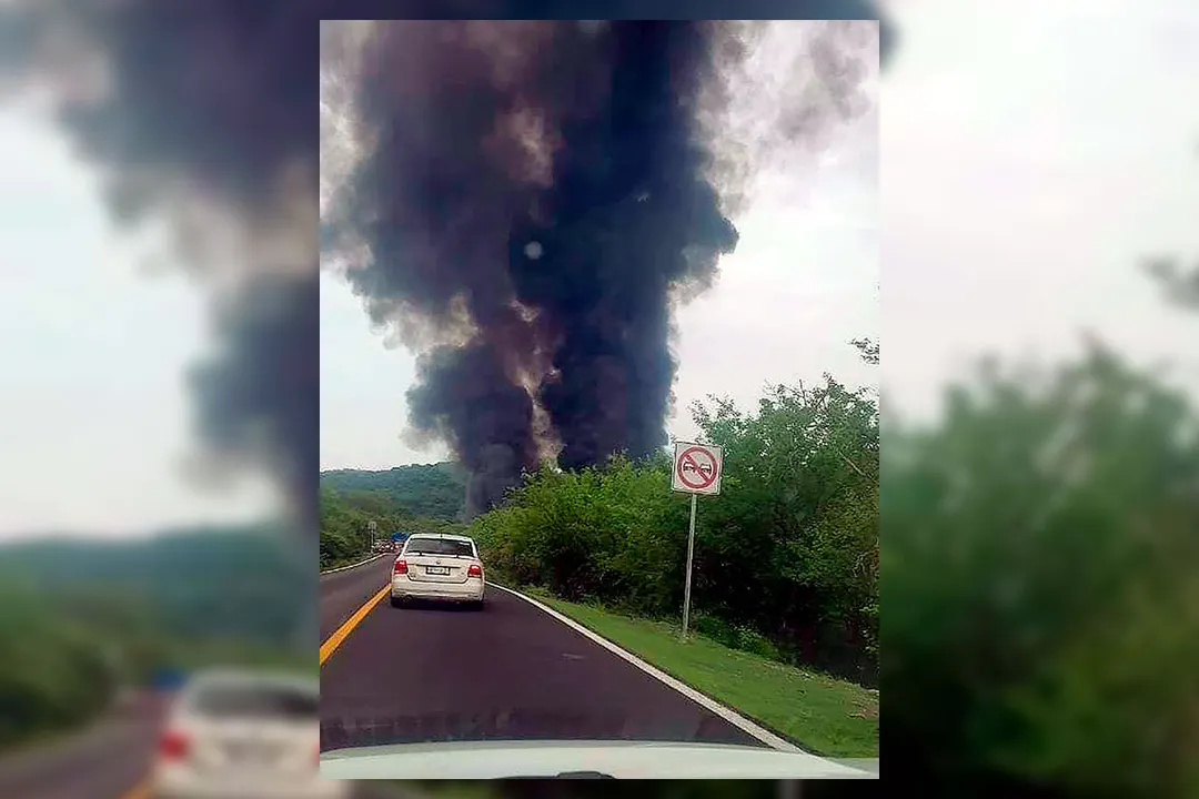 Volcadura Pipa Incendio Internacional A Oaxaca