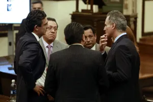 Aprueban cuentas públicas de sujetos afines al gobierno estatal