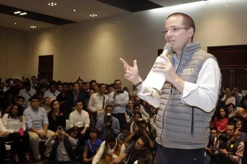 Anaya denuesta a Mari?n para que acepte pactar con el PAN