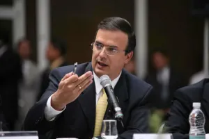 Apelan PRD y PVEM candidatura suplente de Ebrard