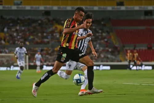 Ricardo Raya deja dirección técnica de Leones Negros, lo suple Dávalos