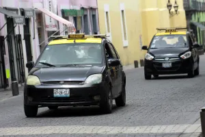 Autoridades recibirán a taxistas inconformes con Uber