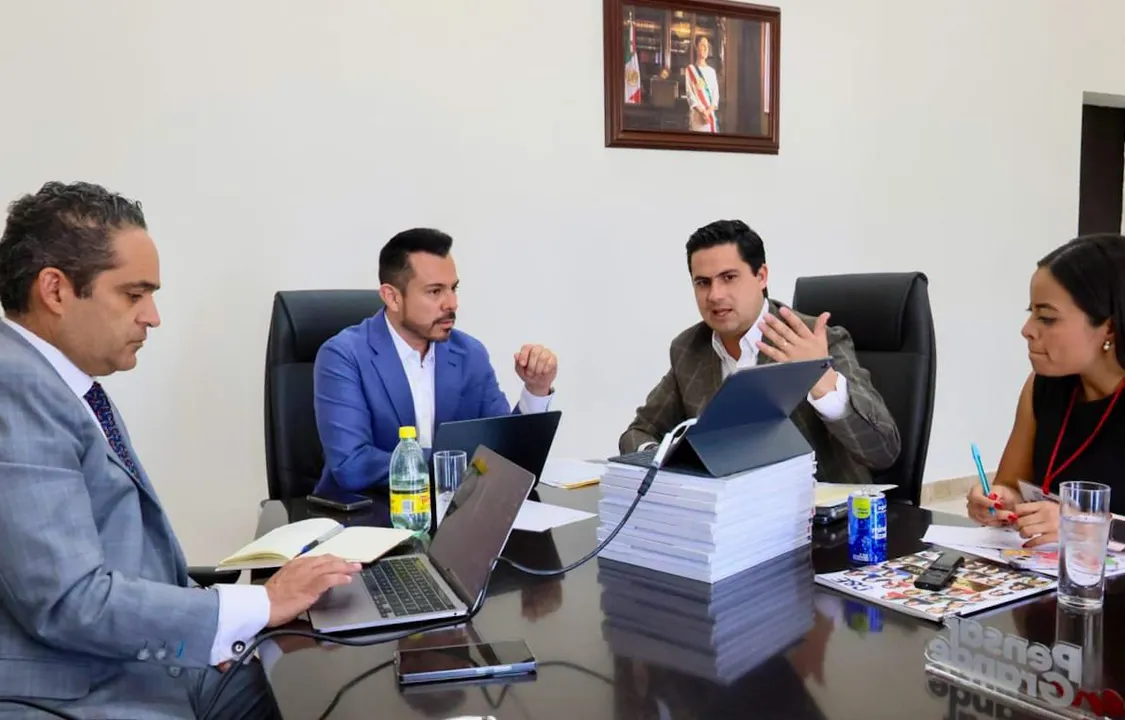 Se reúne García Parra con representantes de Pinfra para tratar el tema de la reubicación de la caseta Puebla-Atlixco