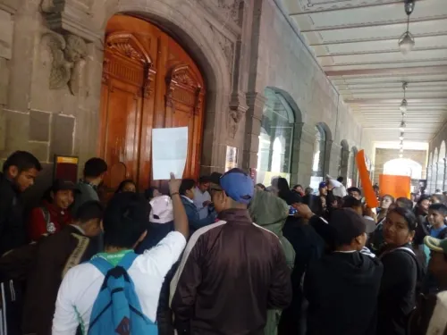 Ayuntamiento clausura escuela y deja sin clases a 250 alumnos