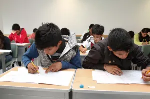 Presentan examen aspirantes a preparatoria UDLAP SEDIF
