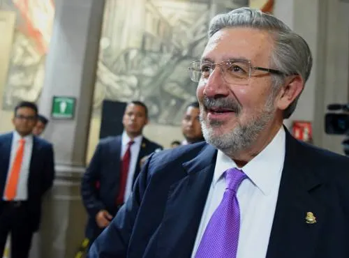 Hijas de dos ministros laboran en la SCJN; una de ellas es dentista