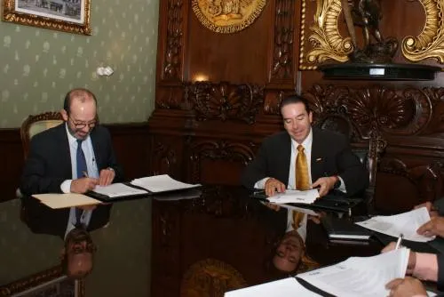 INE Puebla y escuela Libre de Derecho firman convenio de colaboración institucional