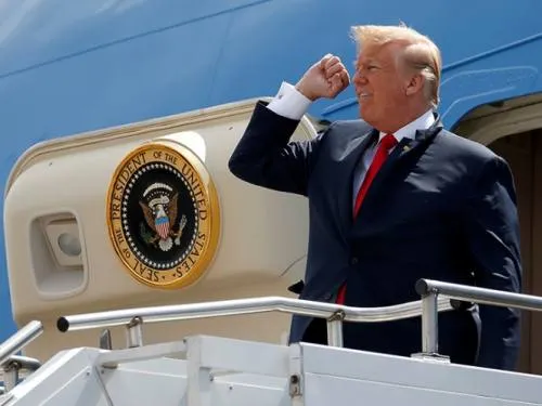 Critica Trump a Canadá por represalias ante aranceles