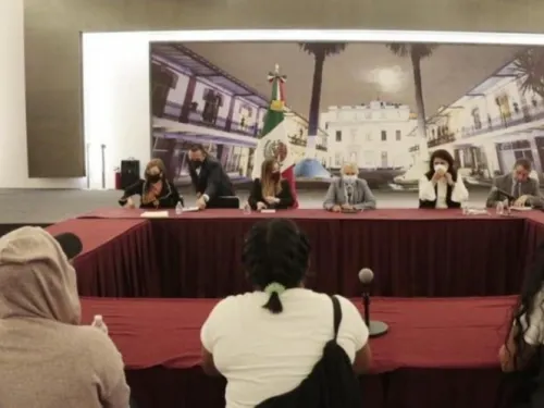 Activistas que tomaron sede de CNDH se reúnen con Segob