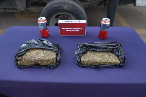 Asegura Policía Municipal de Puebla cerca de 2 kg de posible marihuana; hay dos detenidos