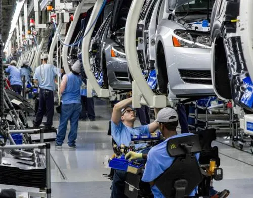 Acuerdo entre México, EU y Canadá daría mejoras salariales a quienes trabajan en sector automotriz
