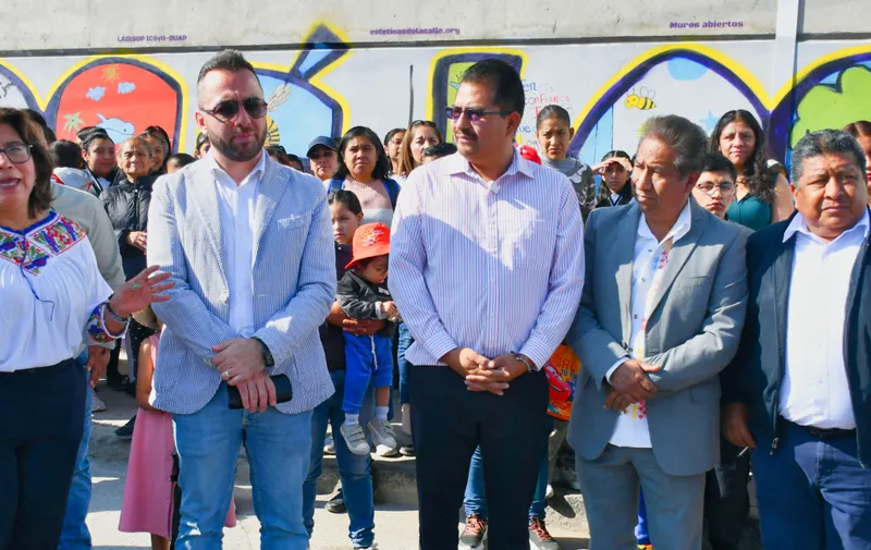 Impulsa la BUAP identidad cultural y lenguas maternas en escolares, a través del arte muralista