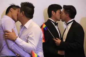 Parejas gay demandan al Congreso aprueben matrimonio igualitario