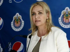 Fuentes tomaría control de Chivas este viernes: abogado