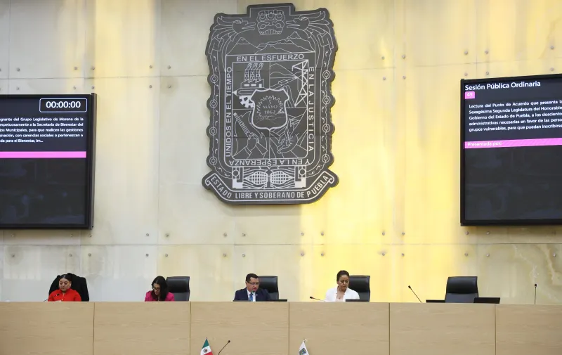 Establecer tarifas máximas por el uso de estacionamientos, propone el diputado Mauricio Céspedes