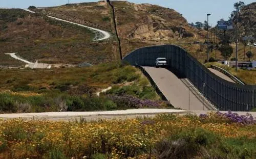 Demanda California a Donald Trump por construcción del muro
