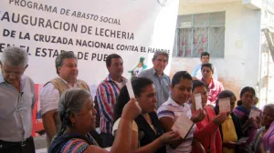 Atiende Liconsa a familias de Santa María Coapan en Tehuacán