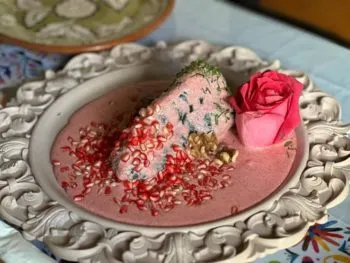 Restaurante de la Ciudad de México inventa el Chile en Nogada de Barbie