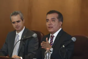 Congreso carece de transparencia en procesos legislativos: Ugalde