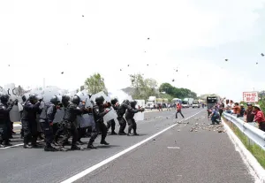 Catean viviendas y detienen a 5 en Chalchihuapan
