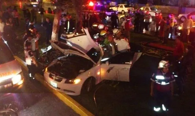 Jugador del Atlante destroza en accidente su BMW