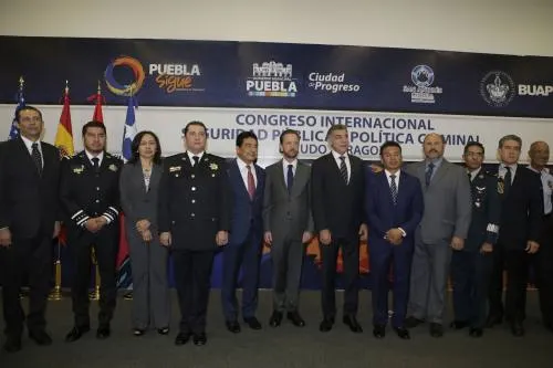 Preparan a las policías de Puebla expertos de Colombia, España, Chile y EU: Gali