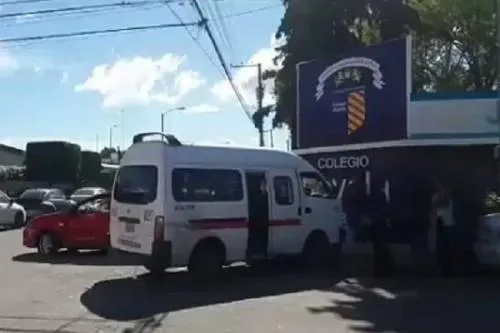 Choque deja nueve heridos en la colonia Huexotitla