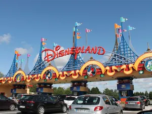 Accidente en Disneyland París deja un niño en estado crítico