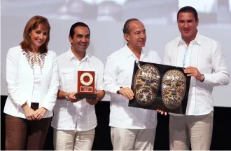 Recibe RMV del Presidente Felipe calderón Reconocimiento a Zacatlán como Pueblo Mágico