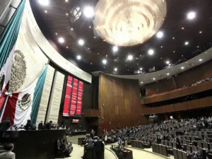 Partidos y ONG solicitan juicio político contra Raúl Plascencia