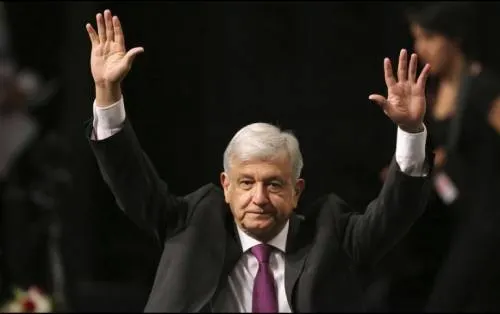 El INE rechaza retirar imagen de López Obrador de Internet