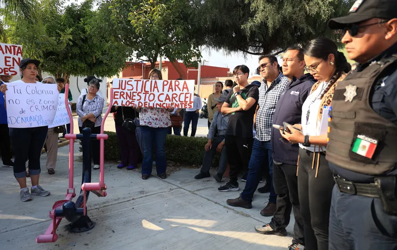Vecinos de la colonia Universidades bloquean bulevar Valsequillo y exigen seguridad tras ataque a joven