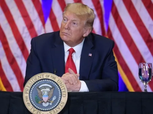 Trump firma decreto para bajar precios de medicamentos en Estados Unidos