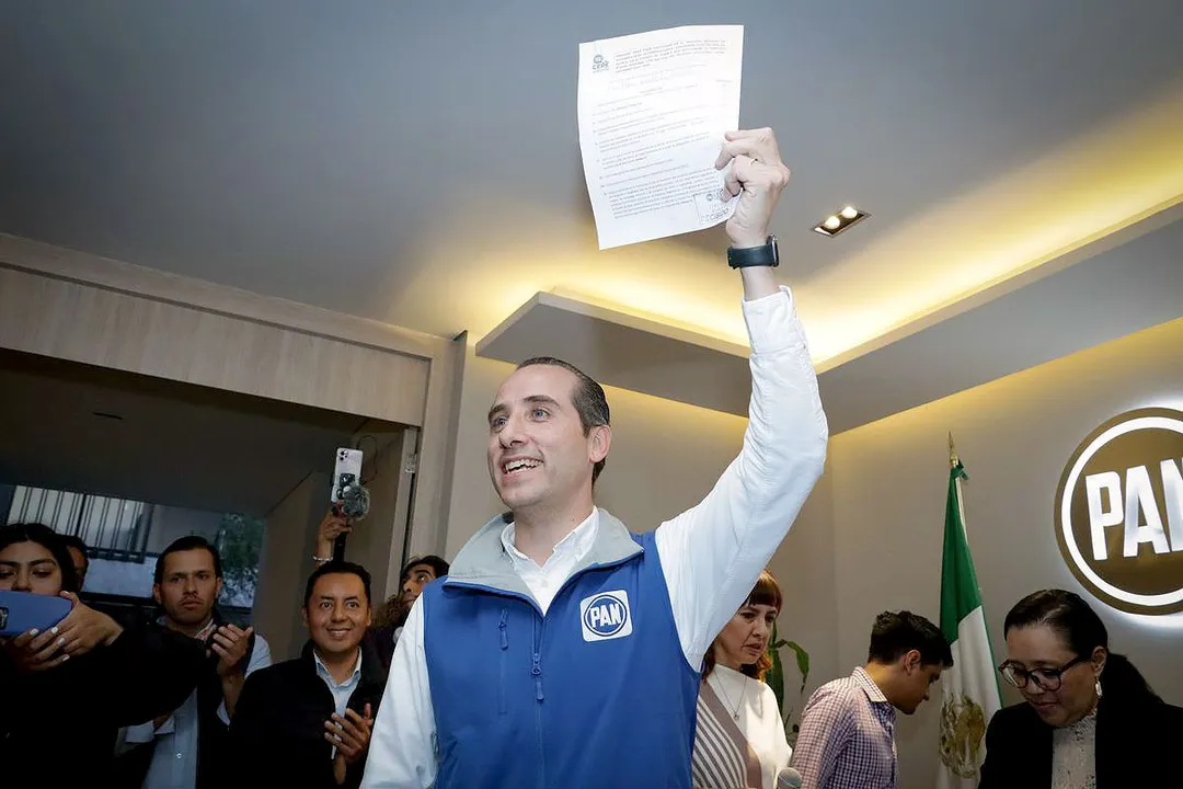Mario Riestra Pina Registro Precandidato Presidencia Municipal
