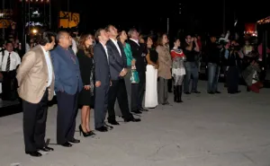 Moreno Valle, Gali y Velasco, presencian espectáculo del Festival Proyecta