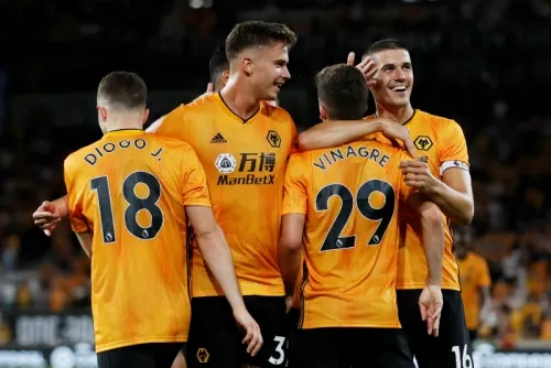 Wolverhampton avanza 4-1 sobre el Crusaders en Champions League