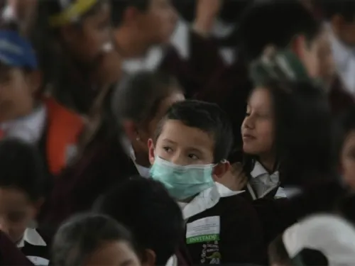 Analiza SEP suspender clases en la CDMX por contaminación