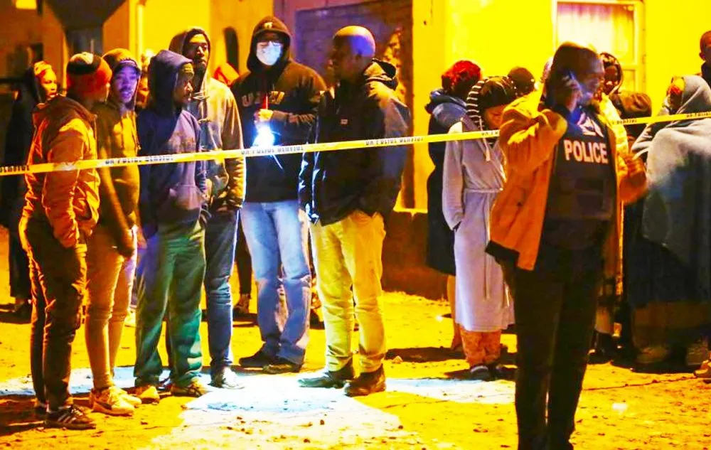 Encuentran muertos a 21 jóvenes sin heridas visibles en bar de Sudáfrica