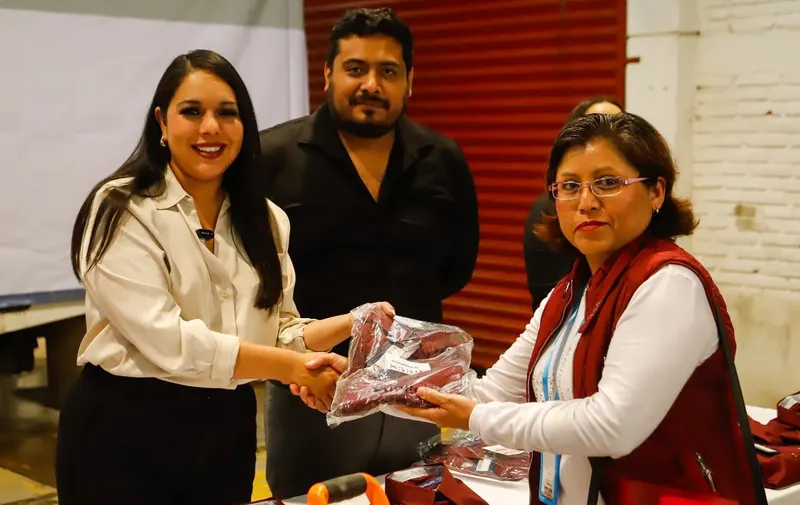 sp-cholula-entrega-uniformes-sosapach
