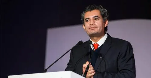 Ochoa Reza ante la Imagen de un PRI Poblano Desangrado