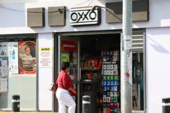 Oxxo se suma a la protección de mujeres en Puebla: habilitarán 350 tiendas como espacios de resguardo